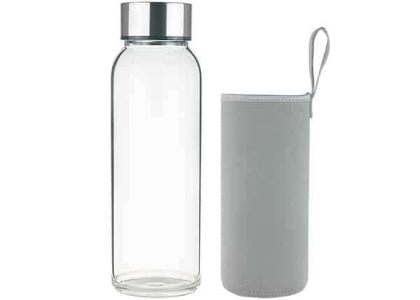 Botella de agua con cristal