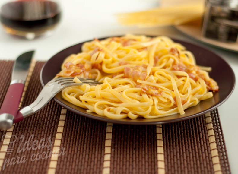 Espaguetis a la carbonara sin nata