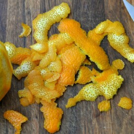 Quitar el amargor de la piel de la naranja