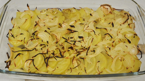 Patatas con cebolla medio cocinadas